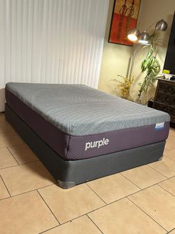 VERY NICE LIKE NEW FULL SIZE PURPLE RESTORE COOL TOUCH FOR SALE! IN EXCELLENT CONDITION, FREE DELIVERY