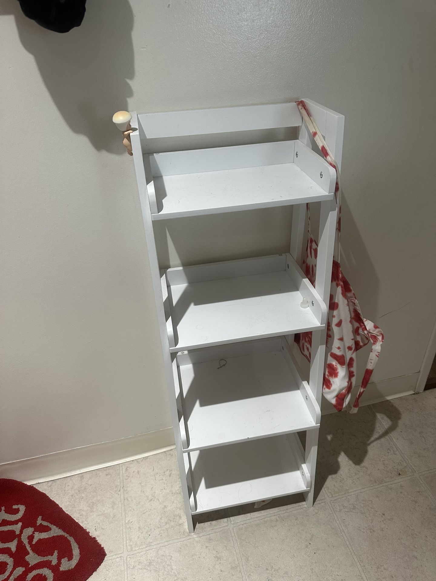 White Wood Ladder Shelf