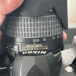 Nikon Nikkor 28-200mm 3.5 - 5.6 D AF