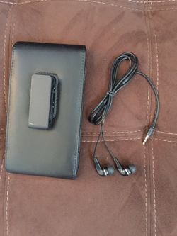 iPhone cover with hook / earphone