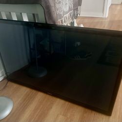 Samsung 43” HD Plasma TV - WITH MOUNT