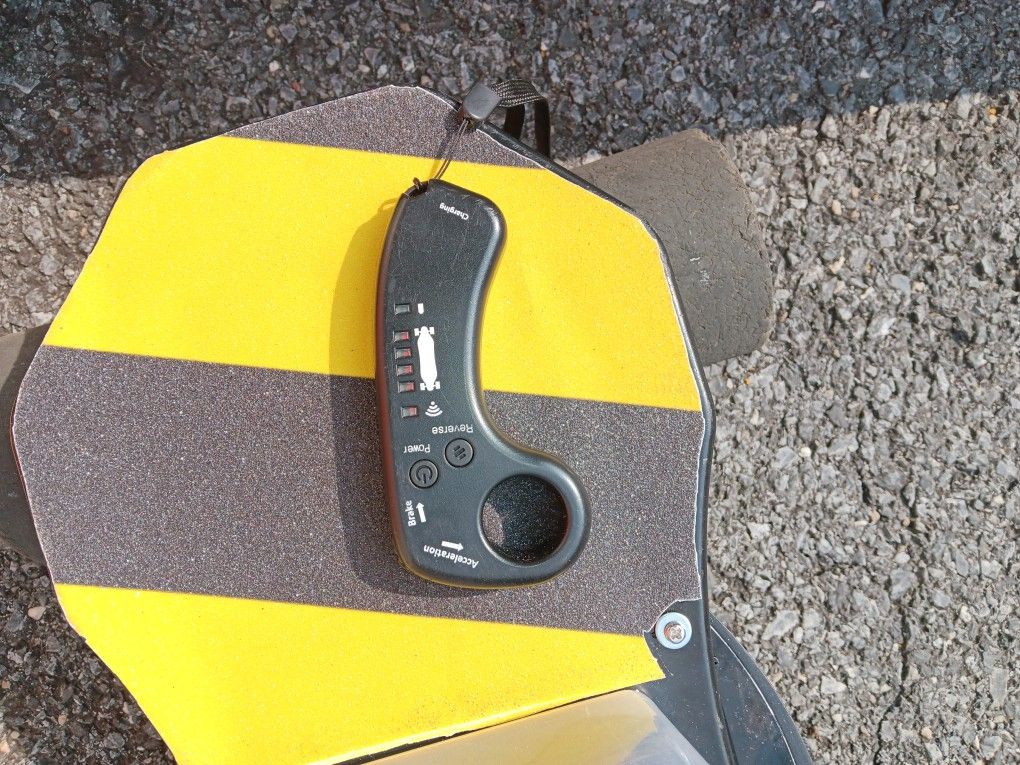 Mini Skatebolt Breeze 2 220lbs 28mph 20miles Range