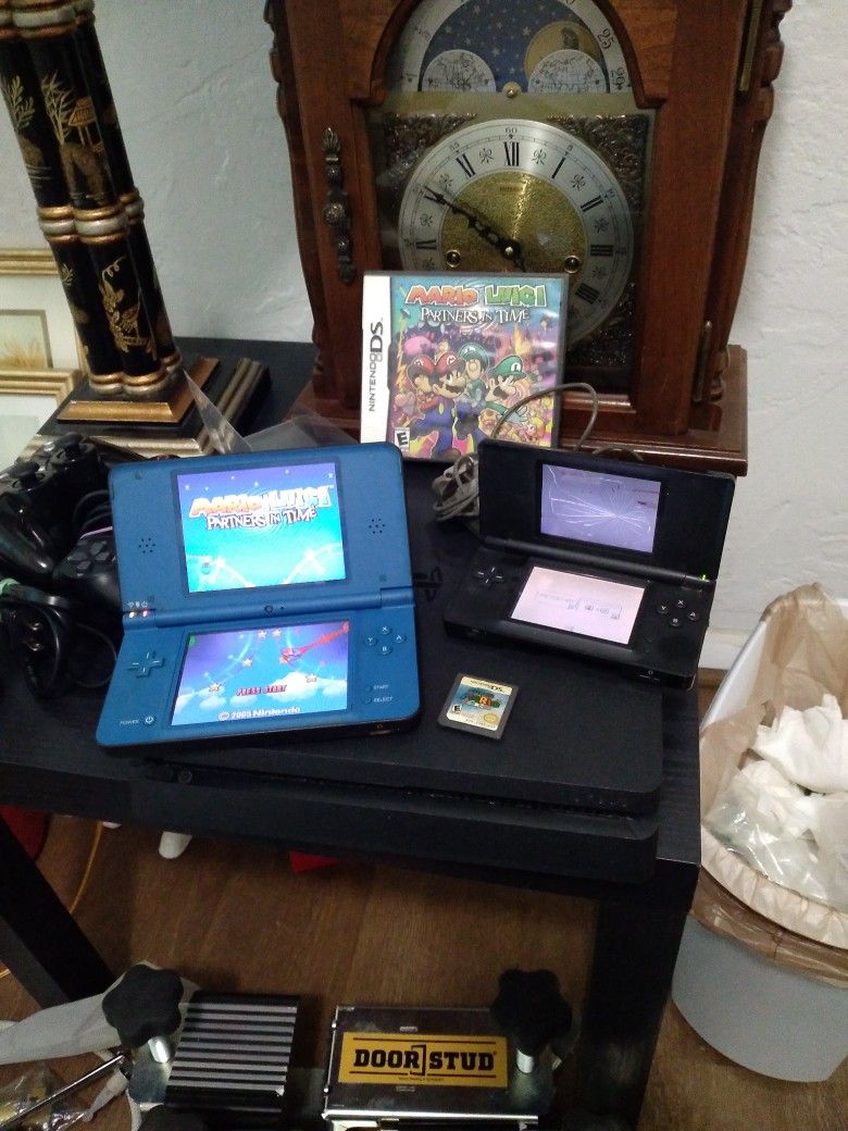 Ds Systems 1 Working . 1 For Repair Game Included