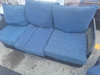 Sofa set 3 pcs make offer but please be reasonable