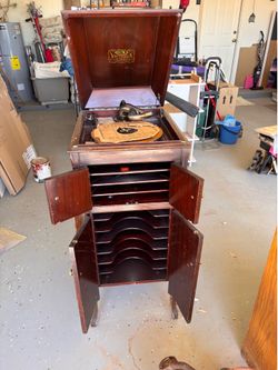 Antique Victor Victrola Vv-XI