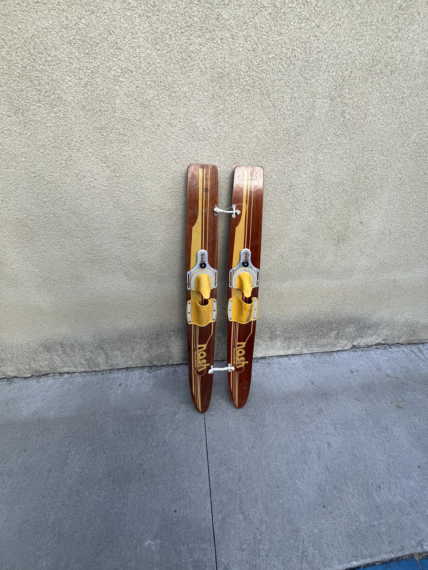 Beginnner Water Skis