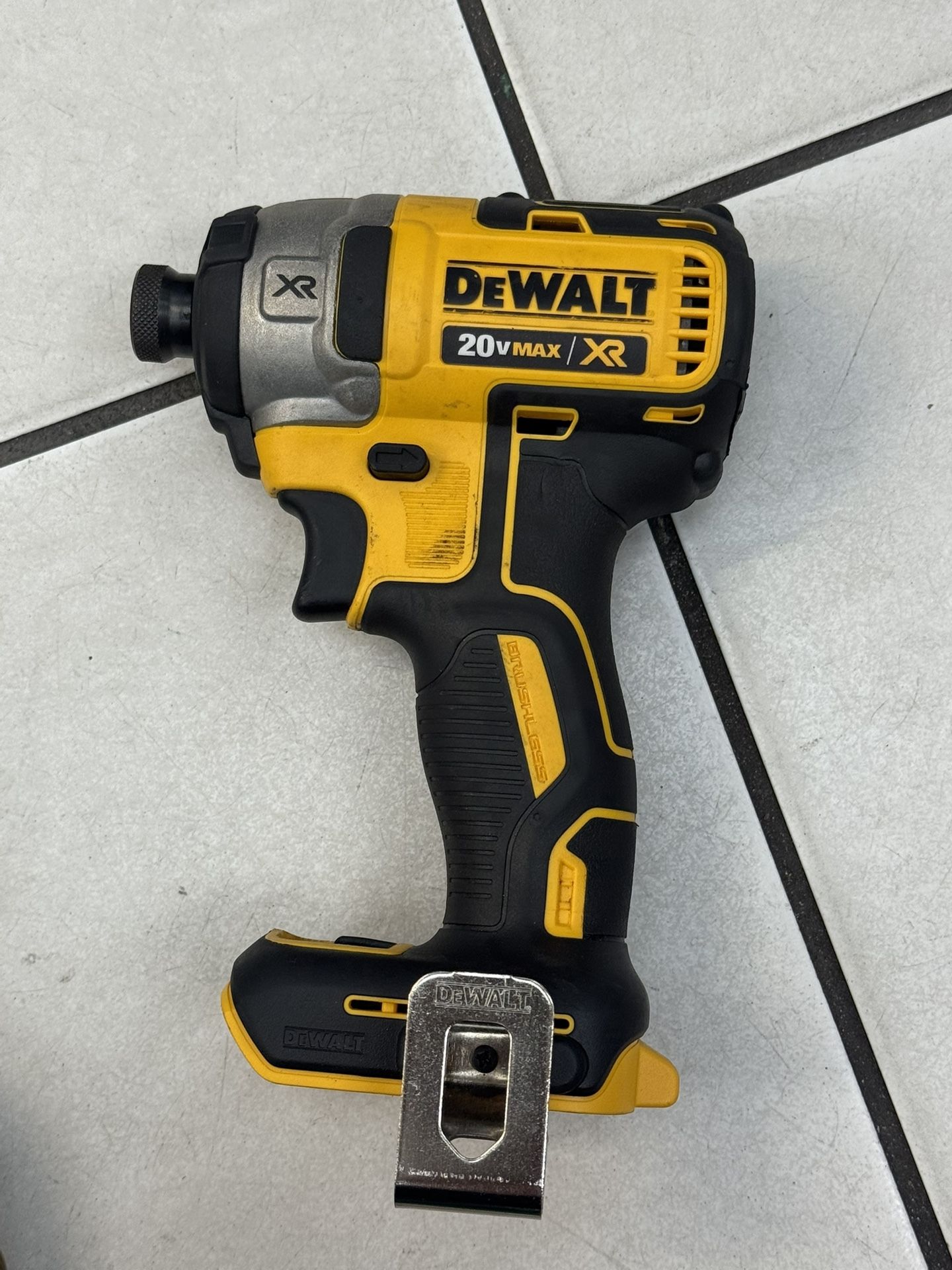 Dewalt 20V MAX XR Impact Driver Brushless 3-Speed DCF887 bare tool Drill
