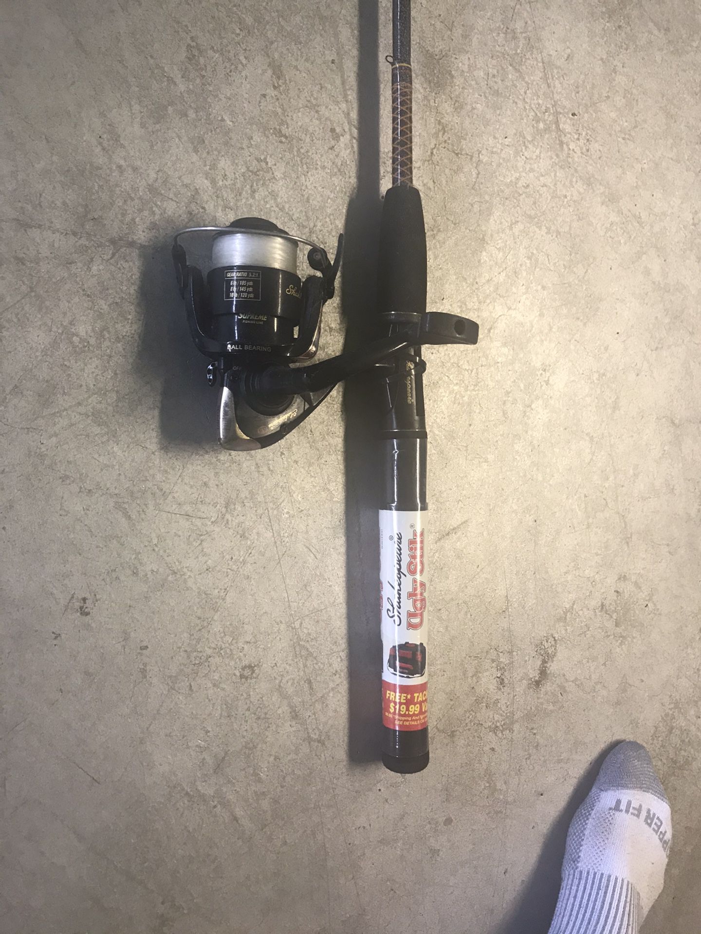 FISHING ROD AND REEL BRAND NEW. NEVER USED