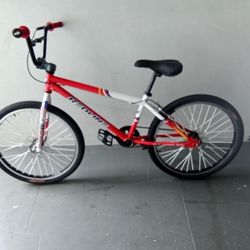 BICYCLE REDLINE MODEL BMX SIZE 24 BRAND NEW 