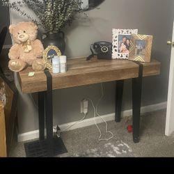 Console Table And Mirror 