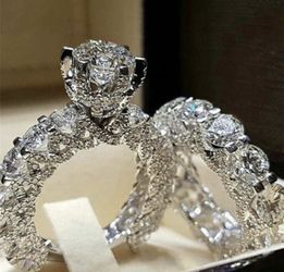 New 18 k white gold engagement ring wedding ring set