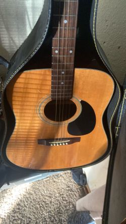 Acoustic 6 -string guitar