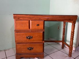 vintage wooden desk- escritorio de madera