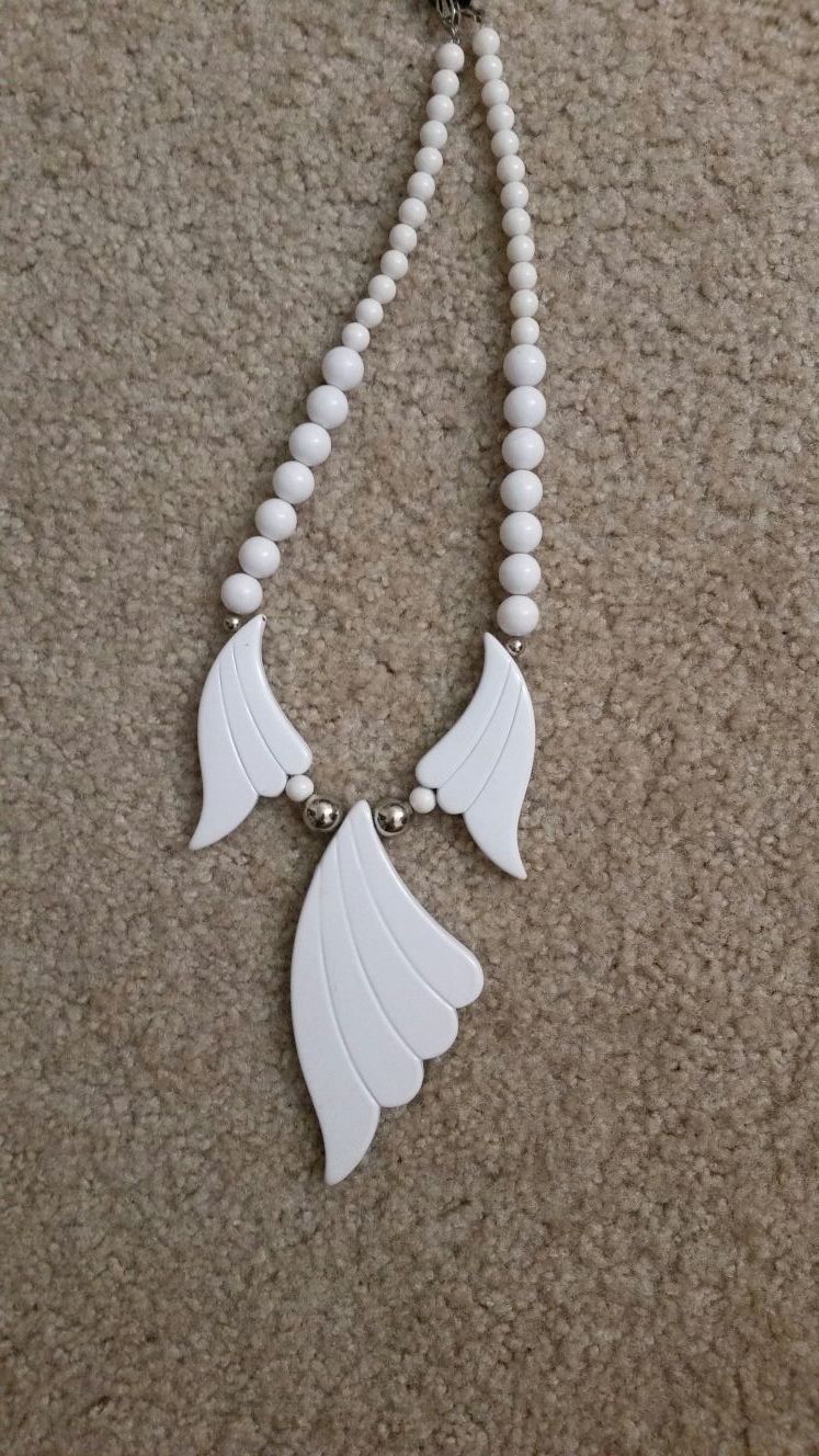 Wing necklace
