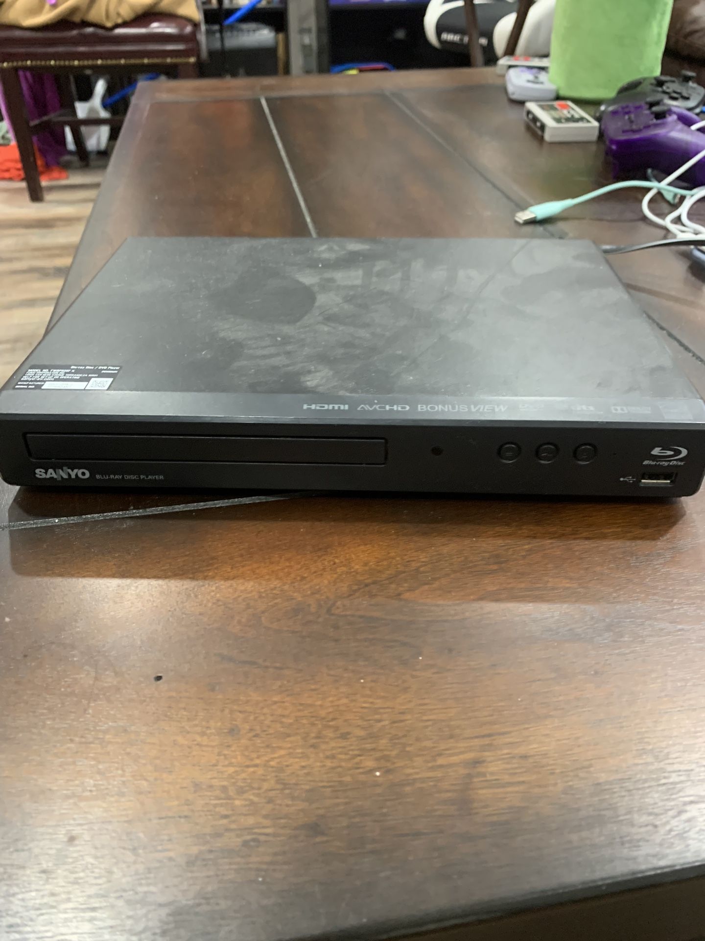 SANYO Full HD 1080p at 24fps Blu-ray/DVD Player USB and HDMI with Still Picture and Audio Playback w/remote