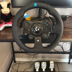  A Logitech G-series RACING 