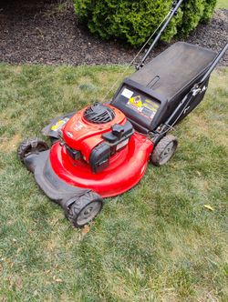 Craftsman 21" Gas Push Lawn Mower – Great Condition!