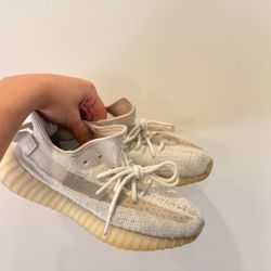 Yeezy 350 V2 