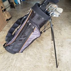 GOLF BAG w CLUBS 