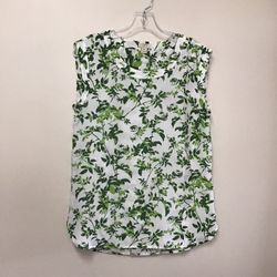 Women’s J. CREW 100% polyester green & white sleeveless pull over top…size-XS (Runs a little big)