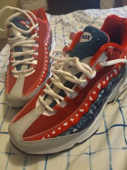 Limited edition Air Max 95 GS 'Ugly Christmas Sweater'
7 youth