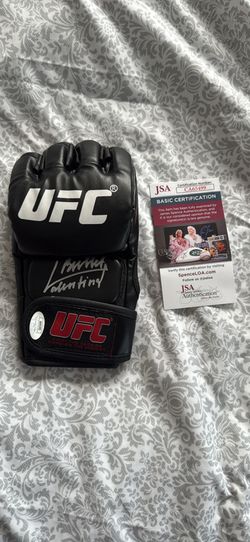 Valentina Shevchenko Signed Glove & JSA CERTIFICATION 
