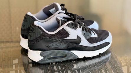 Nike Air Max 90 Essential White /  Black - Size 8 - Vintage