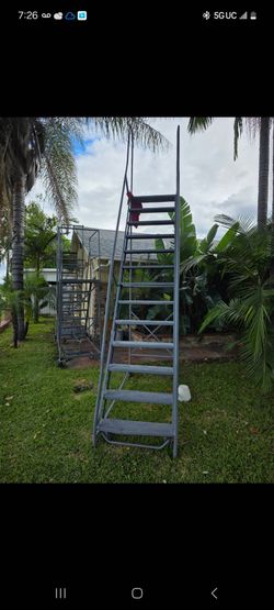 Rolling lader  13 steps perfect condicion  495.00