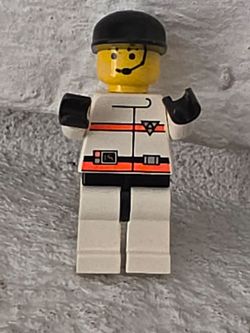 LEGO Town Rescue Res-Q 3 Minifigure Black Cap Minifig Figure rsq005 Set # 6479