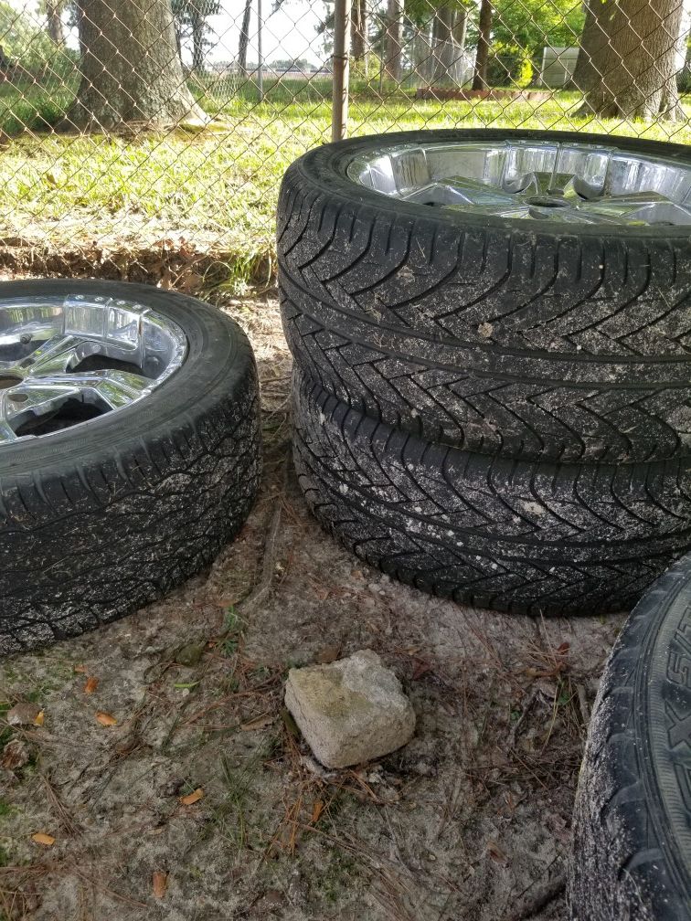22in rims one bald tire 3 are around 80 for Sale in Fayetteville, NC