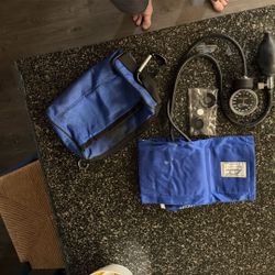 Sphygmomanometer. Stethoscope. American Diagnostic Corp