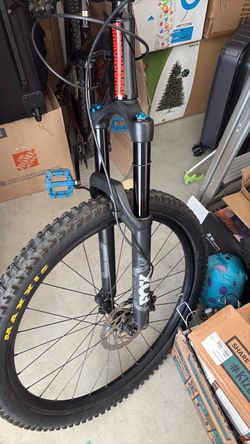 Fox 2019 RHYTHM 34 FLOAT 27.5 150 fork