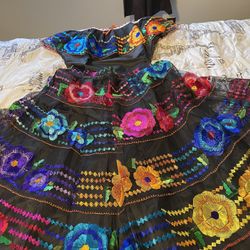 Traje Mexicano Bordado A Mano Chiapaneco. Size Large And Xl 