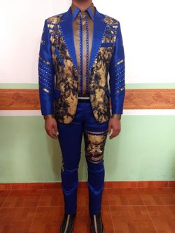 Trajes bandas y grupos