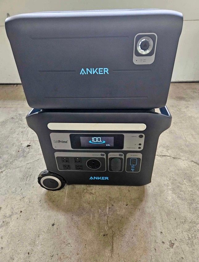 Anker Solix F2000 With Extended Battery And 400 Watts Of Solar