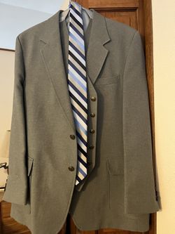 Suit: Coat, Pants, Vest, Shirt & Tie