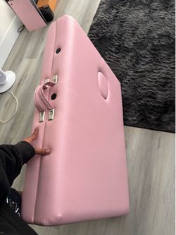 Massage table pink