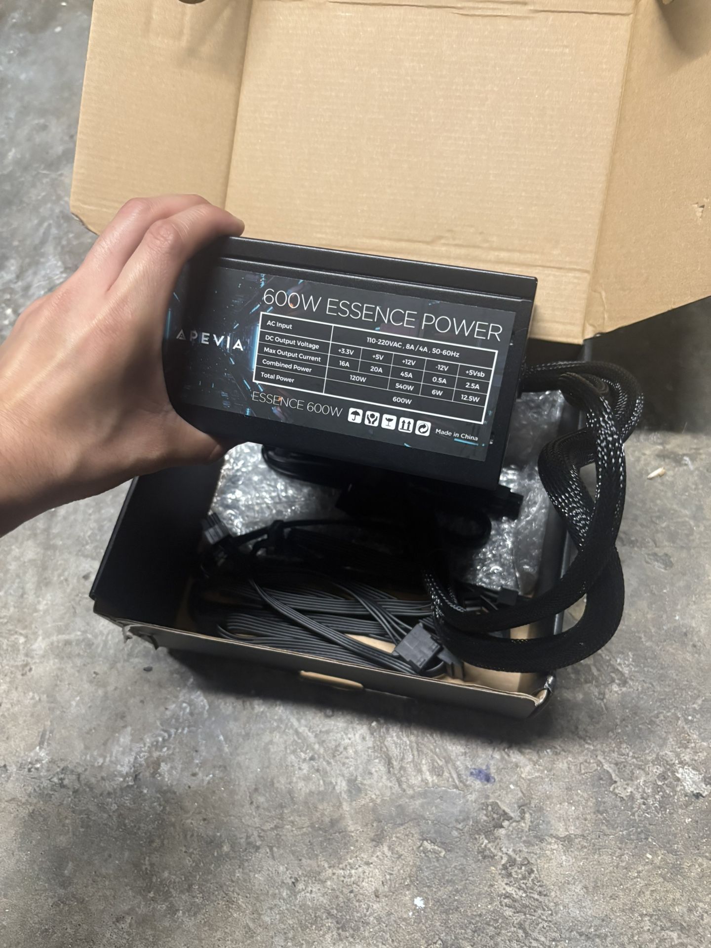 600W PSU Apevia Essence 