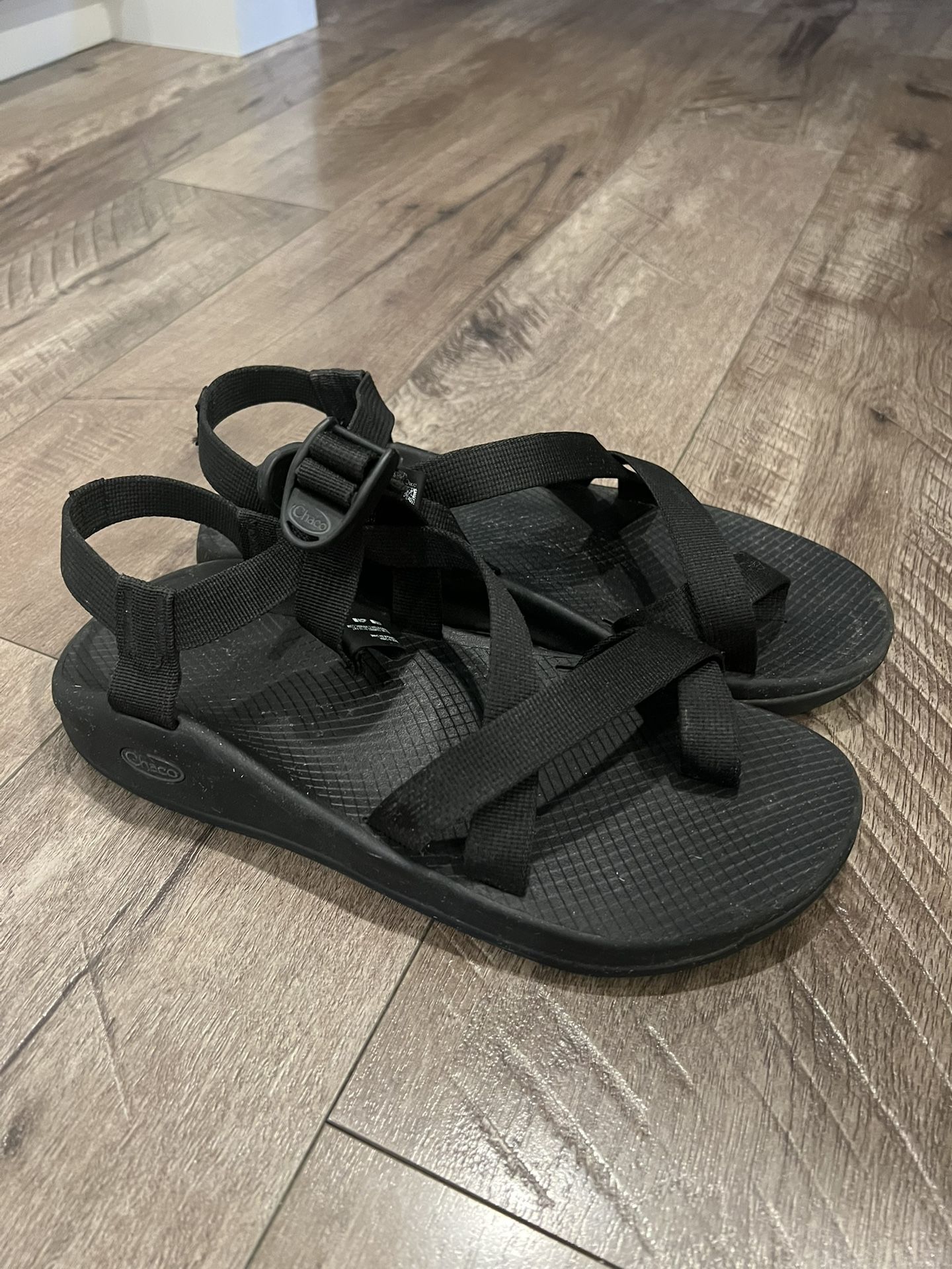 Men’s CHACO sandals size 10