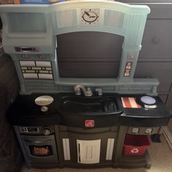 Step 2 Play Kitchen 