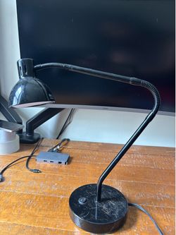 Desk lamp