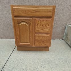 Bathroom sink cabinet 23.5 W/31.0 H