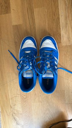 Adidas Sneakers