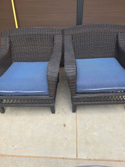 2 expensive Patio chairs good condition washable cushions 450