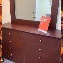 Cherry Dresser New 8 Drawers With Mirror New $359