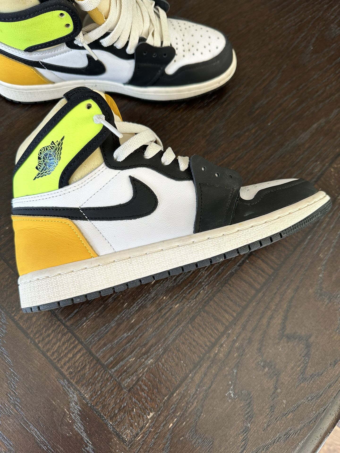 Jordan 1 Volt