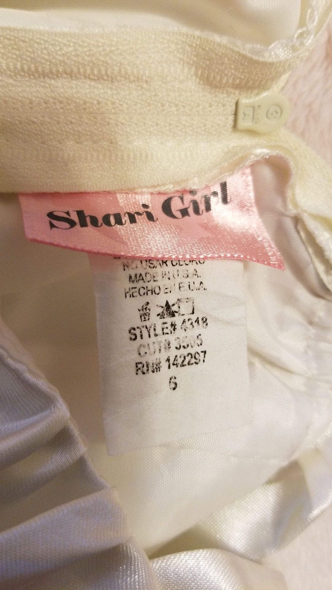 Shari Girl size 6 flower girl Dress