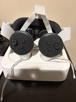 Meta Quest 3s VR Headset with Controllers