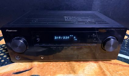 Pioneer VSX-821-K 5.1 Channel 3-D Ready Receiver.