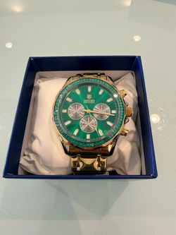 Invicta Montres Prestige 44.5mm gold and green